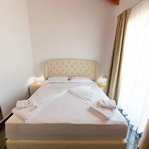 Santa Oliva Apartamento Ksamil